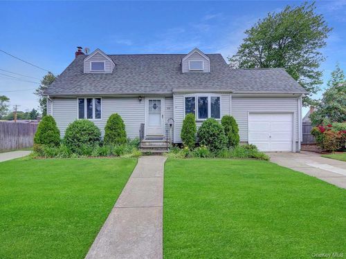 83 Old Farmingdale Rd, Babylon, NY, 11704-6509 | Card Image