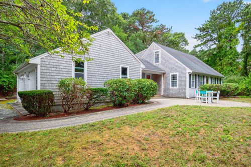 17 Nottingham Dr, Yarmouth Port, MA, 02675-1531 | Card Image