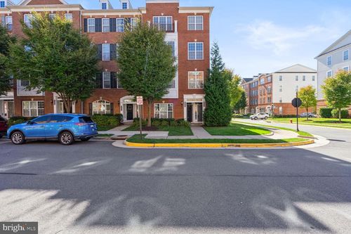 43085 Thoroughfare Gap Ter, ASHBURN, VA, 20148-7070 | Card Image