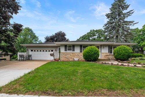 307 Sixth Street, Hartford, WI, 53027 | Card Image
