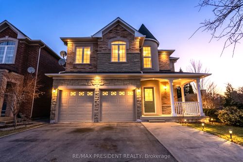 1 Crown Victoria Dr, Brampton, ON, L7A3A2 | Card Image