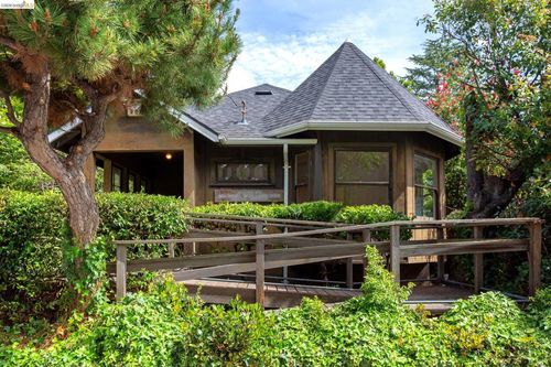 42 Linda Ave, Piedmont, CA, 94611-4828 | Card Image
