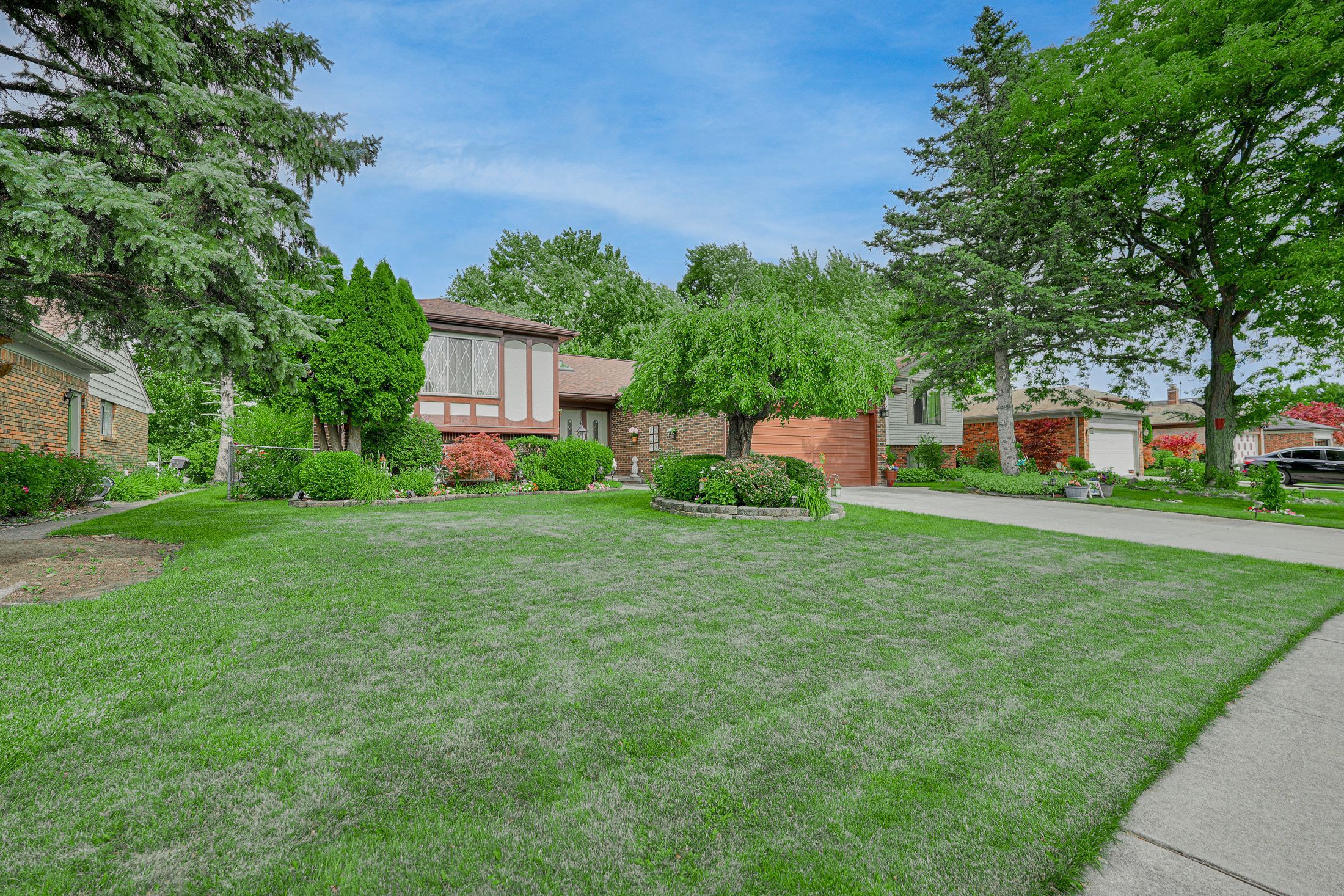 Fairfield Dr, Sterling Heights, MI 48310