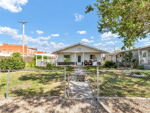 36 Ross St, Irvine, AB, T0J1V0 | Card Image