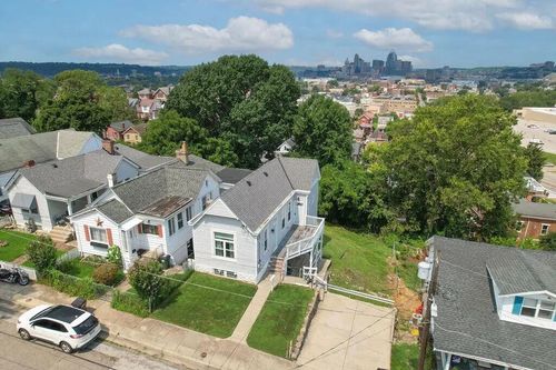 16 17th St, Newport, KY, 41071-2701 | Card Image