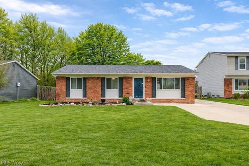 652 Saint Lawrence Blvd, Eastlake, OH, 44095-1265 | Card Image