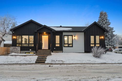 27 Glacier Dr Sw, Calgary, AB, T3E5A2 | Card Image