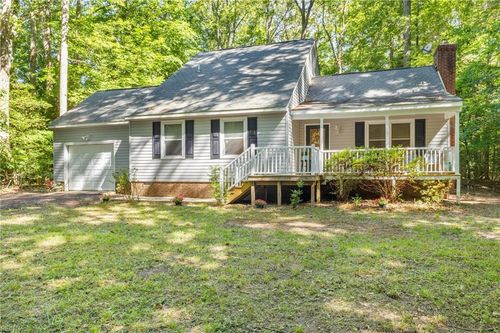 8201 Meandering Ln, North, VA, 23128-9012 | Card Image