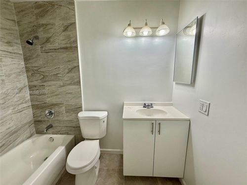 4-220 Ne 41st St, Oakland Park, FL, 33334-1455 | Card Image