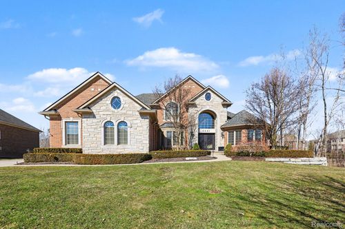 6641 Shadydale Dr, Shelby Township, MI, 48316-6309 | Card Image