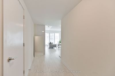 2805 - 2221 Yonge St, Condo with 1 bedrooms, 1 bathrooms and null parking in Toronto ON | Image 3