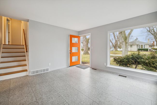 202 Broadacre Ave, House other with 3 bedrooms, 2 bathrooms and null parking in Clawson MI | Image 4