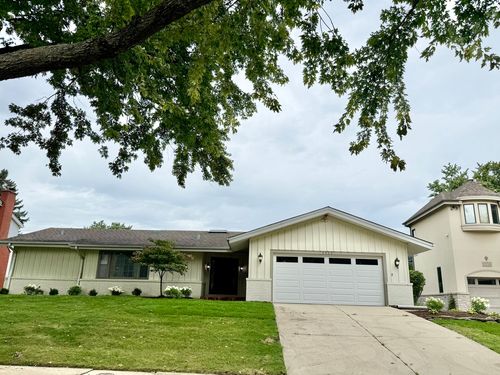 1117 Summit Hills Ln, Naperville, IL, 60563-2242 | Card Image