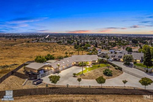 5056 N Hills Drive, Bakersfield, CA, 93308 | Card Image