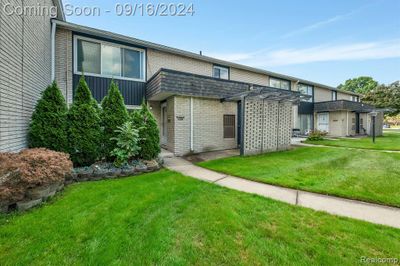 4 - 8232 Karam Boulevard, Condo with 2 bedrooms, 1 bathrooms and null parking in Warren MI | Image 3