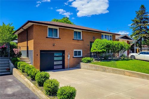 12 Maitland Ave, Hamilton, ON, L9A3J3 | Card Image