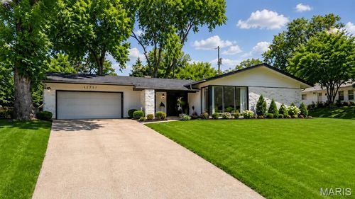 12555 Pepperwood Dr, Saint Louis, MO, 63146-3862 | Card Image