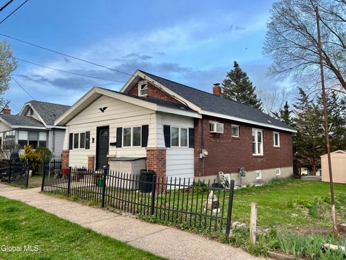 730 8th Ave, Watervliet, NY, 12189-3519 | Card Image