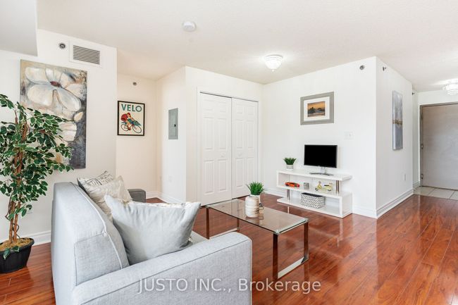 407 - 5235 Finch Ave E, Condo with 3 bedrooms, 2 bathrooms and 1 parking in Scarborough ON | Image 5