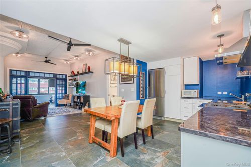 7k-10 Bay Street Lndg, Staten Island, NY, 10301-2533 | Card Image