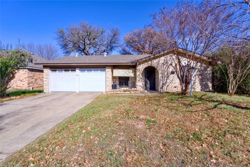 1717 Oaktree Dr, Denton, TX, 76209-4621 | Card Image