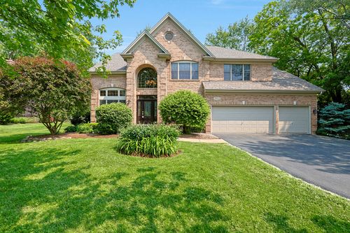28W624 Berkshire Rd, West Chicago, IL, 60185-2404 | Card Image