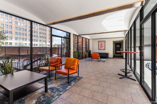 apt-106-629 W Milwaukee St, Detroit, MI, 48202-2935 | Card Image