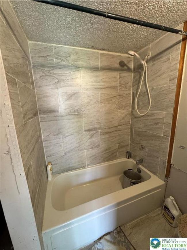 226 E Snyder Ave, Townhouse with 2 bedrooms, 1 bathrooms and null parking in Lansford PA | Image 15
