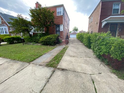 10508 S Forest Ave, Chicago, IL, 60628-2843 | Card Image