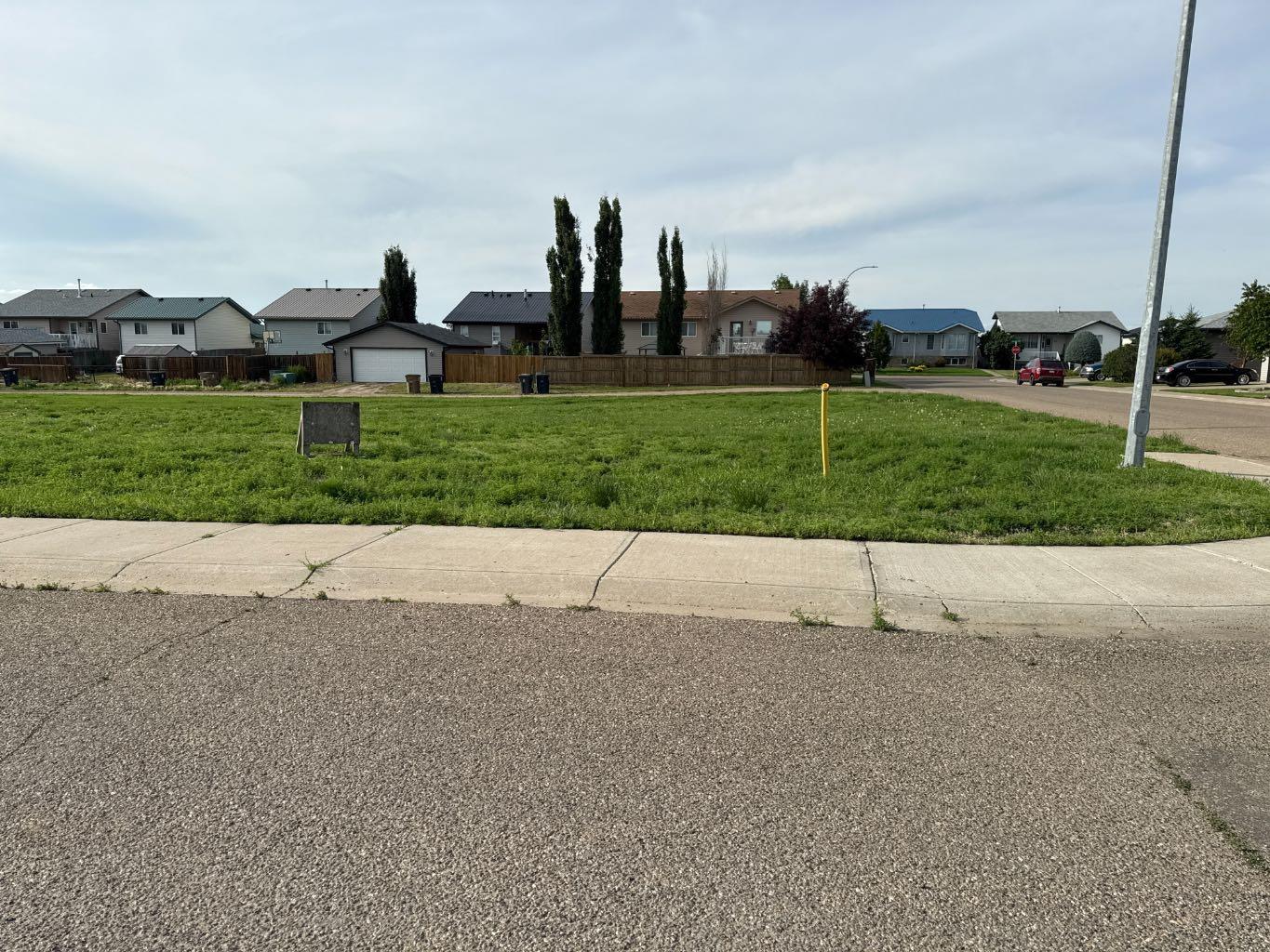 Land in Brooks 3