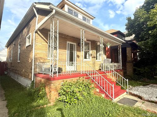 11568 Saint Aubin St, Hamtramck, MI, 48212-2913 | Card Image