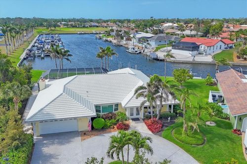 44 Waterford Dr, ENGLEWOOD, FL, 34223-2012 | Card Image