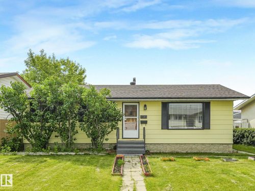 9315 151 Ave Nw, Edmonton, AB, T5E2R1 | Card Image