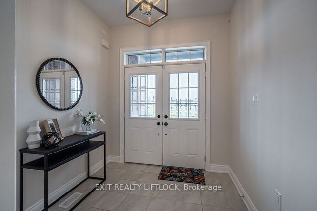 8 Station Dr, House other with 3 bedrooms, 3 bathrooms and 4 parking in Millbrook ON | Image 6