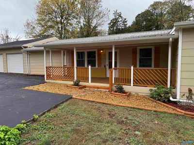 317 Hembree Drive, House other with 3 bedrooms, 1 bathrooms and null parking in Guntersville AL | Image 3