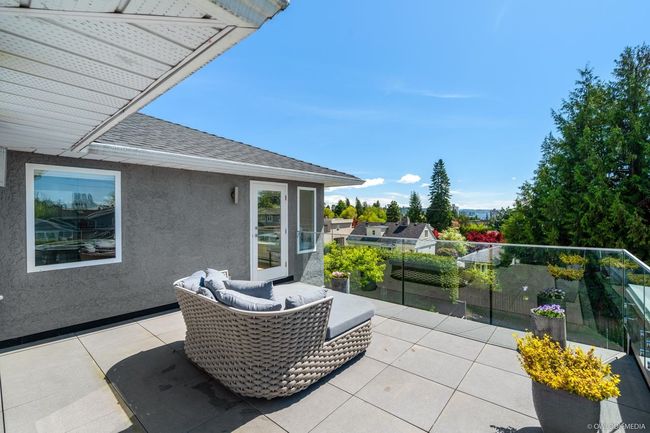 2196 Lawson Avenue, House other with 5 bedrooms, 3 bathrooms and 6 parking in West Vancouver BC | Image 27
