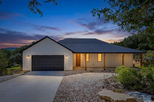 750 La Paloma Dr, Canyon Lake, TX, 78133-2165 | Card Image