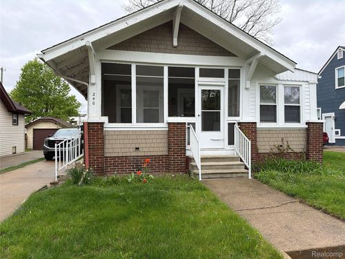 240 E Breckenridge St, Ferndale, MI, 48220-3733 | Card Image