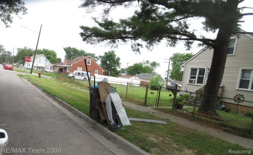 178 White St, Ecorse, MI, 48229-1079 | Card Image