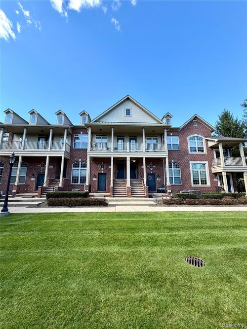 156 Sandy Ln, Walled Lake, MI, 48390-3528 | Card Image