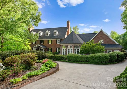 240 21st Avenue Dr Nw, Hickory, NC, 28601-1864 | Card Image