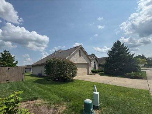 9569 Country Path Trl, Miamisburg, OH, 45342-7432 | Card Image