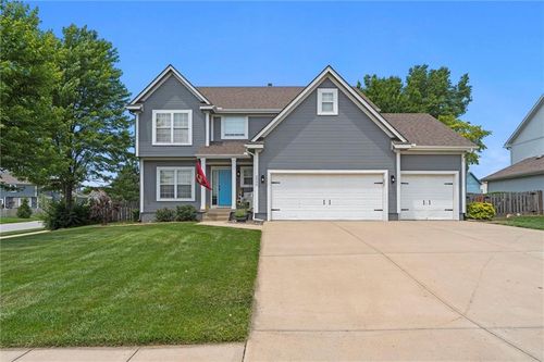 2436 Sw Current Ln, Lee's Summit, MO, 64082-4099 | Card Image