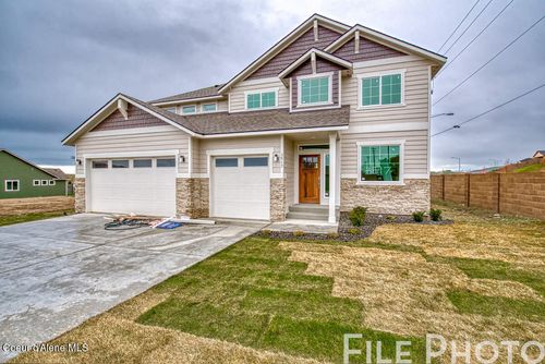 8975 Bedwell St, Rathdrum, ID, 83858 | Card Image