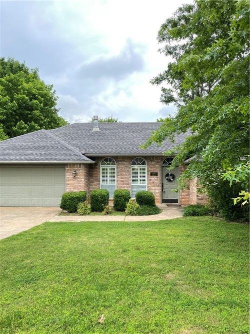 1320 E Ash St, Fayetteville, AR, 72703-3059 | Card Image