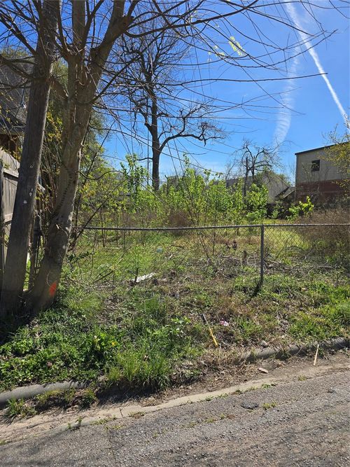 0 E 32nd 1/2 St, Houston, TX, 77022 | Card Image