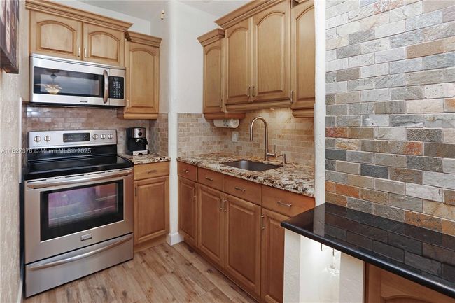 APT-3A - 3300 N Surf Rd, Condo with 1 bedrooms, 1 bathrooms and null parking in Hollywood FL | Image 10