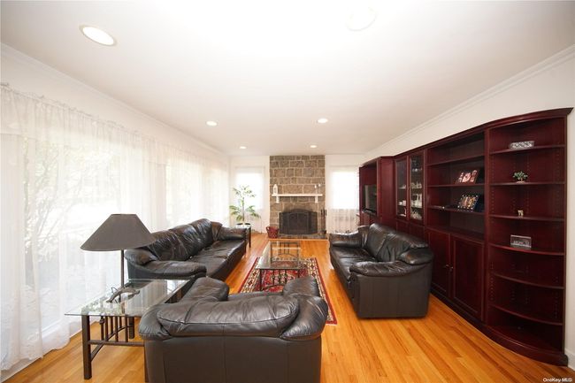 20 Birch Rd, House other with 5 bedrooms, 3 bathrooms and null parking in Malverne NY | Image 7