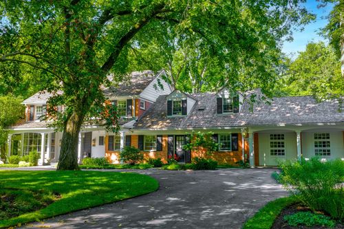 180 Apple Tree Rd, Winnetka, IL, 60093-3704 | Card Image
