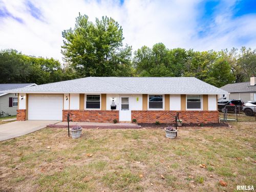 200 Frontenac Rd, Marquette Heights, IL, 61554-1306 | Card Image